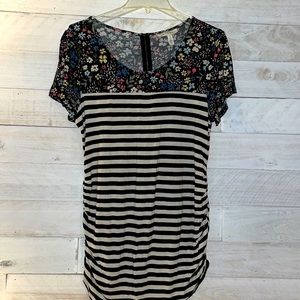 Maternity top with side ruching